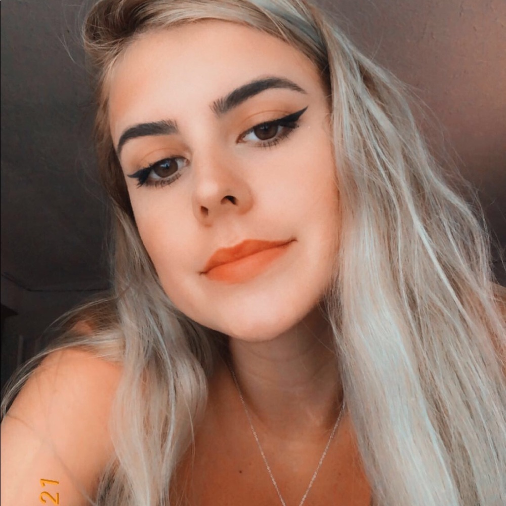 Meet your Posher, Hailey